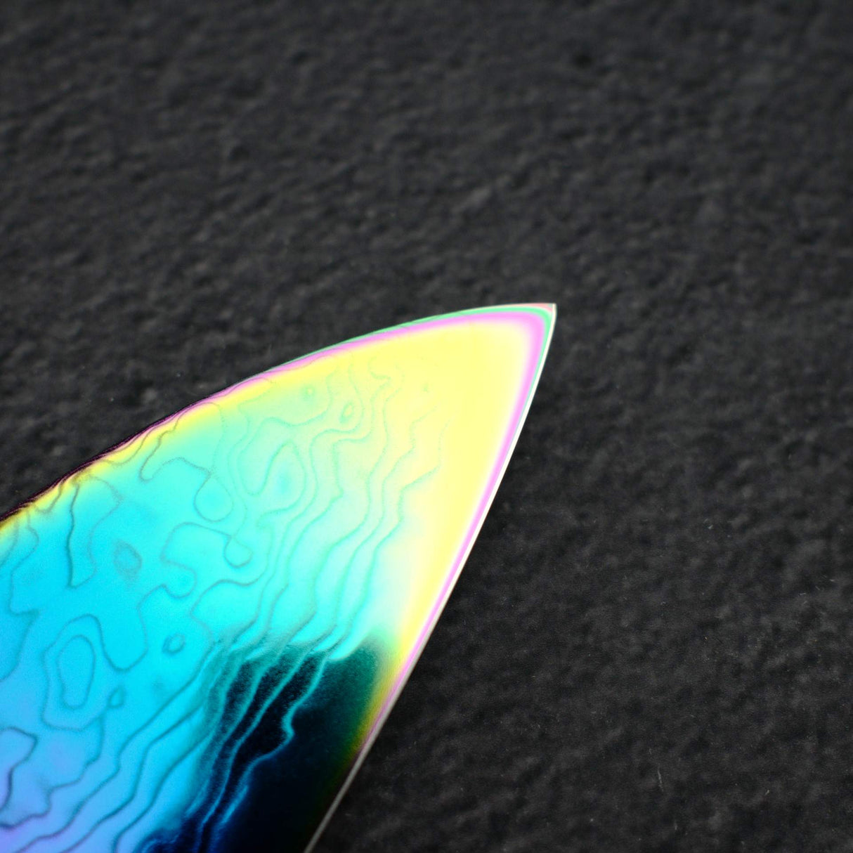 Hatsukokoro Ryuhyo SG2 Damascus Rainbow Santoku 180mm