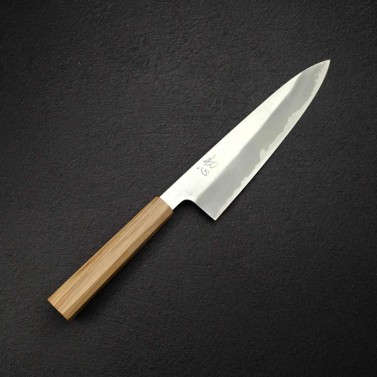 하츠코코로 코모레비 청2강 혼카스미 규토(셰프나이프) 210mm 가드 포함
