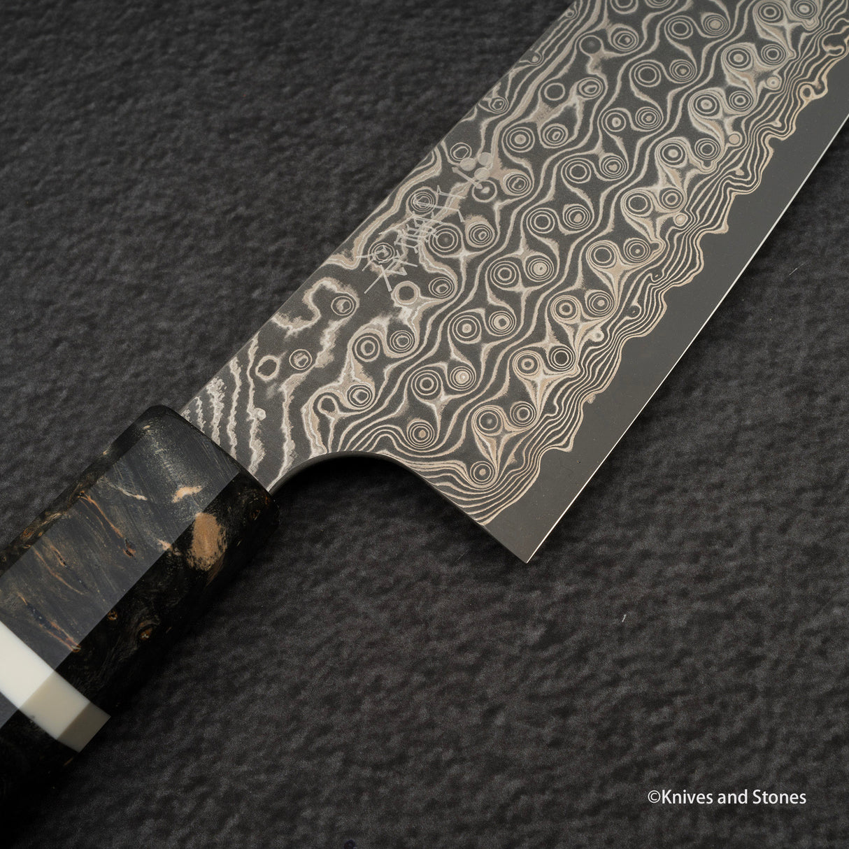 Nigara Anmon SG2 Raindrop Damascus Santoku 170mm Birch (暗紋)