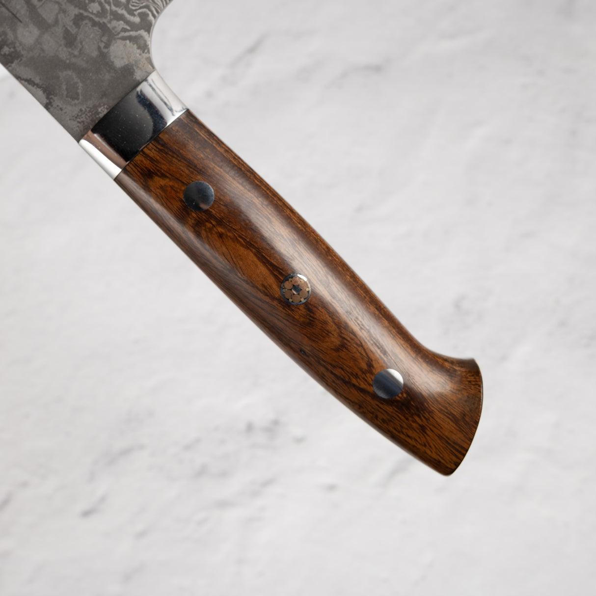 사지 타케시 블랙 다마스커스 SG2 산토쿠(다용도칼) 180mm 아이언우드 핸들