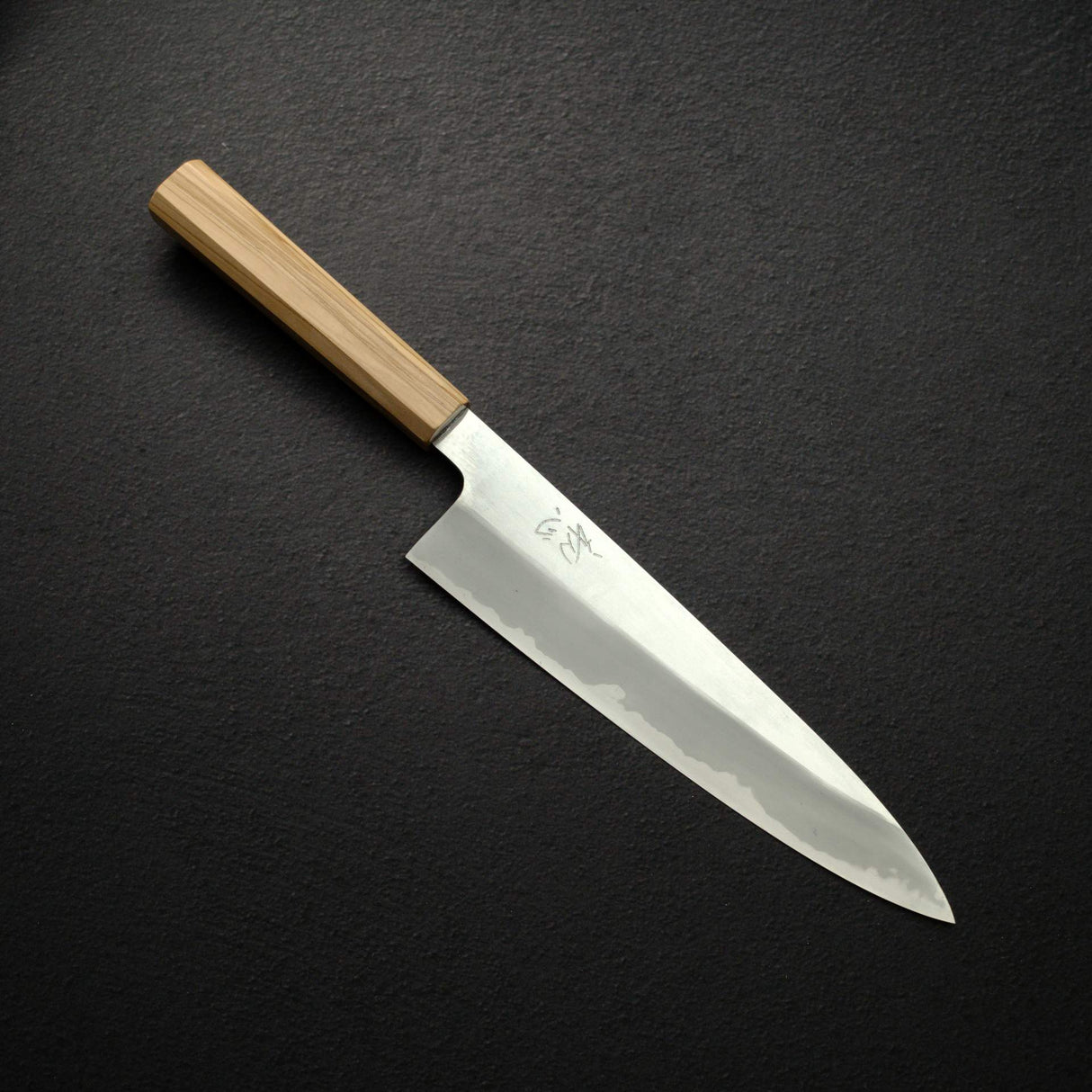 하츠코코로 코모레비 청2강 혼카스미 규토(셰프나이프) 210mm 가드 포함